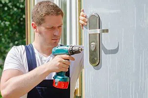 Super Locksmith Service Riverside, CA 909-587-6858 - lock-changing